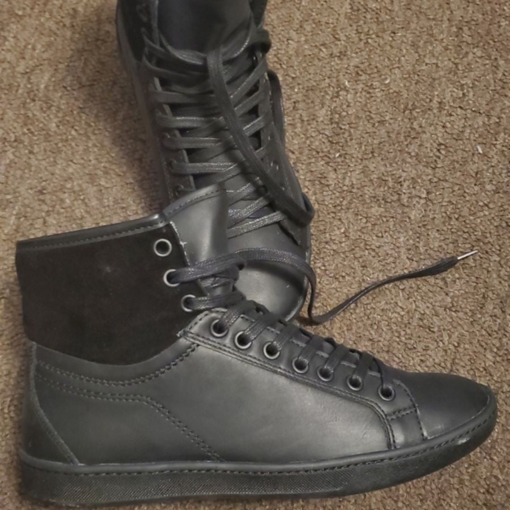 Aldo sneakers size 7